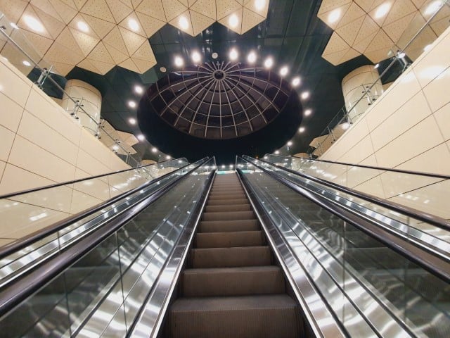 Eroilor metro station design