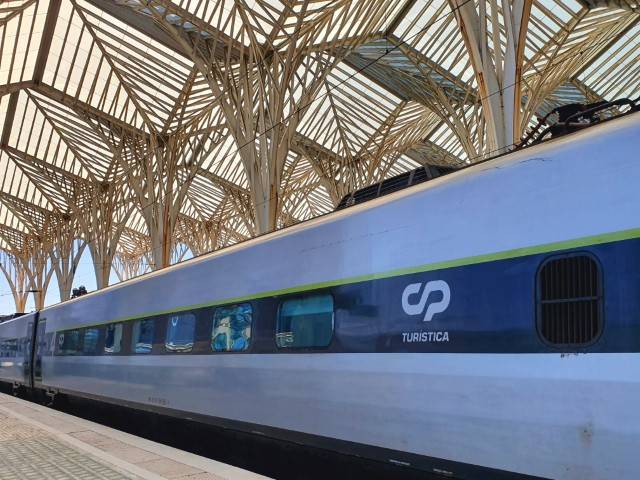 Lisbon Oriente railway station - how to get to Coimbra from Lisbon