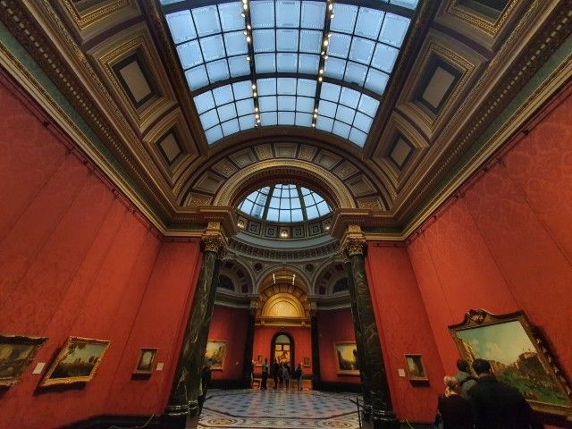 Free tours at the National Gallery in  London